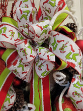 Load image into Gallery viewer, Grinch Wreath