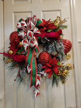 Load image into Gallery viewer, Cardinal Christmas Wreath