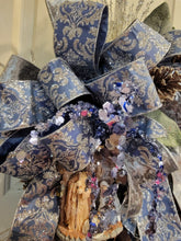 Load image into Gallery viewer, Winter Water Falls Wreath