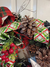 Load image into Gallery viewer, Star in the East Christmas Wreath