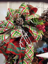 Load image into Gallery viewer, Star in the East Christmas Wreath