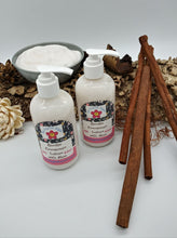 Load image into Gallery viewer, Gentle Cinnamon Lotion with Aloe