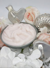 Load image into Gallery viewer, Vanilla and Sugar Lotion with Aloe