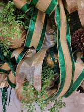 Load image into Gallery viewer, Christmas Wreath in Green and Gold
