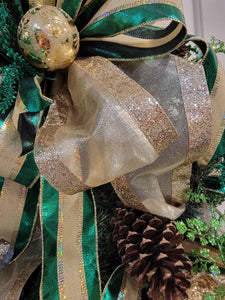 Christmas Wreath in Green and Gold